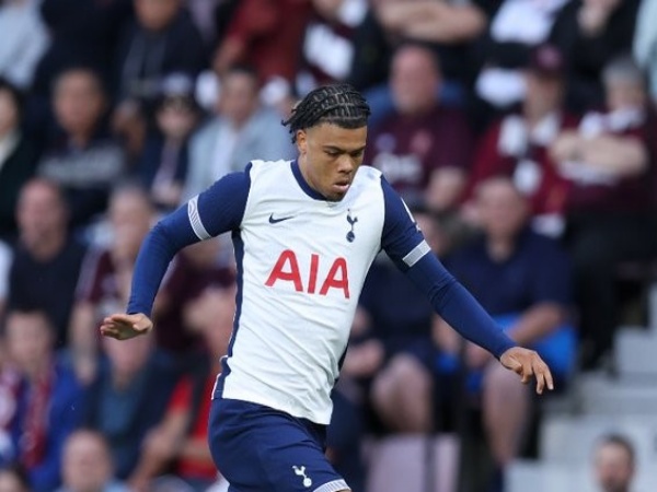 Tottenham Resmi Pinjamkan Striker Mudanya ke Oxford United Satu Musim