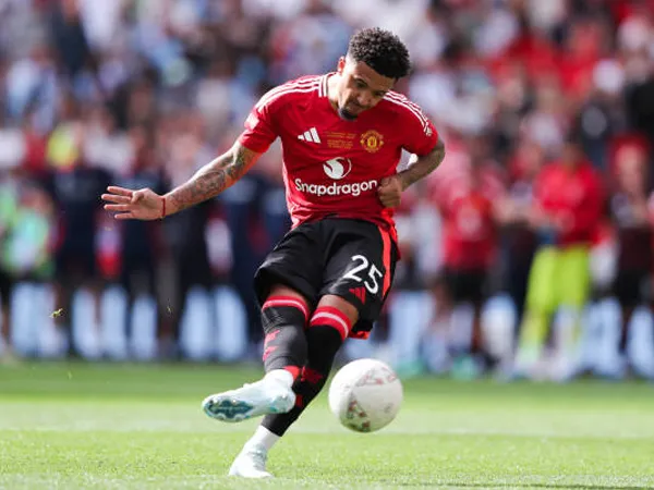 Man United dan PSG Negosiasi Pertukaran Jadon Sancho dan Manuel Ugarte