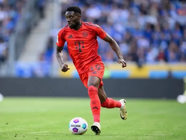 Real Madrid Memilih Sabar Menunggu Alphonso Davies