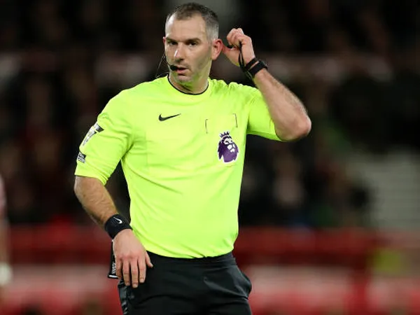 Tim Robinson Pimpin Laga Pembuka Liverpool di Premier League Musim 2024/25