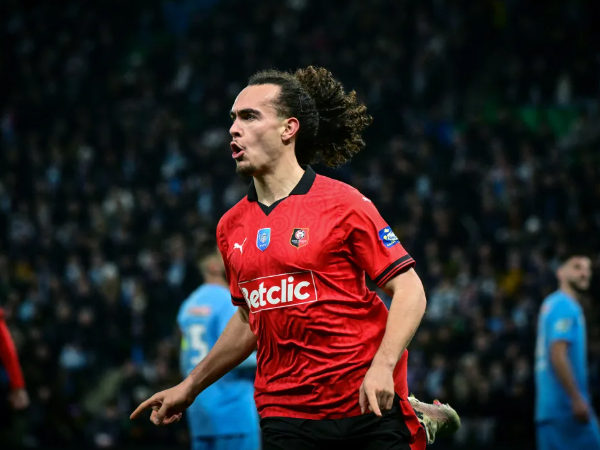 Eintracht Frankfurt Resmi Boyong Arthur Theate dari Stade Rennes