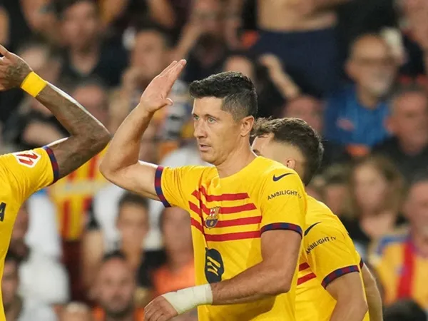 Robert Lewandowski Lampaui Rekor Milik Legenda Barcelona