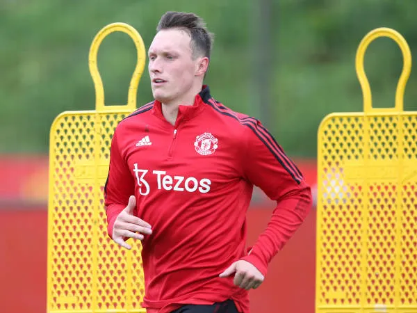 Putuskan Pensiun di Usia 32 Tahun, Apa Langkah Selanjutnya Phil Jones?