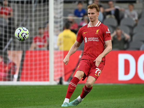 Dua Transfer Besar Liverpool: Mamardashvili Datang, Van den Berg Keluar