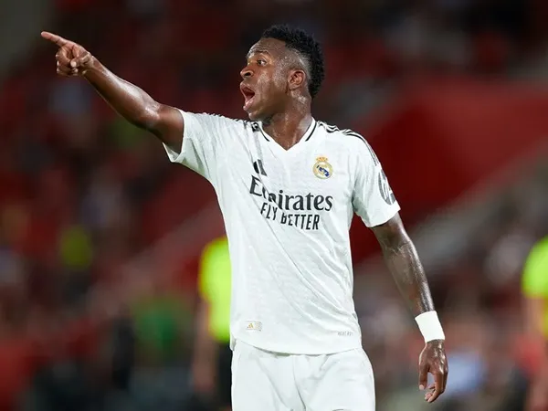 Fabinho Bahas Tawaran Klub Arab Saudi untuk Vinicius