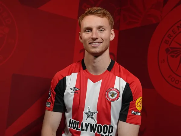 Brentford Resmi Gaet Sepp van den Berg dari Liverpool