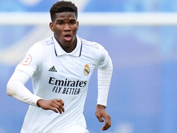 Bek Muda Real Madrid Ini Tak Tertarik Tawaran Arab Saudi