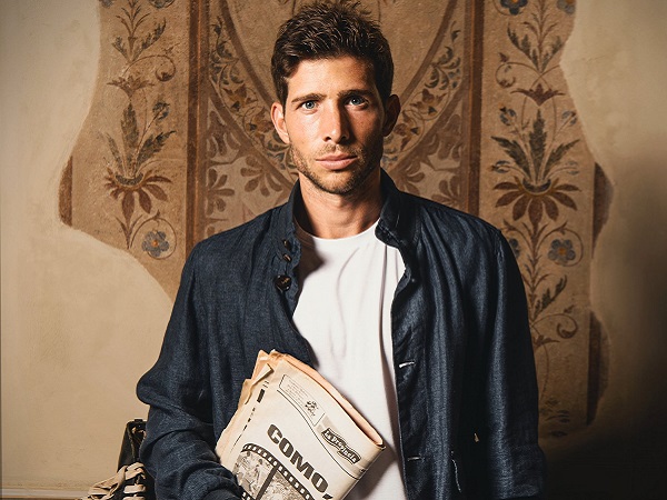 Como Resmi Gaet Eks Gelandang Barcelona Sergi Roberto