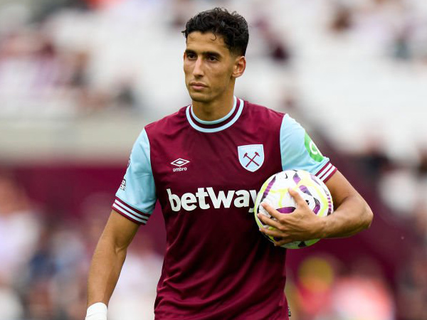 Nayef Aguerd Tolak Jalani Masa Peminjaman di Bundesliga