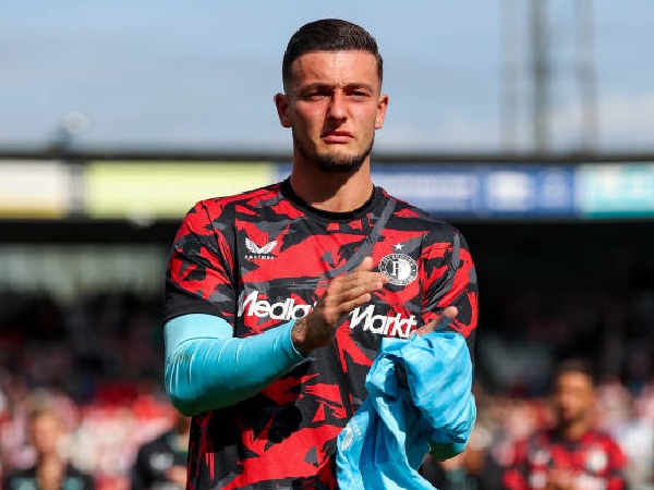 Batal ke Southampton, Justin Bijlow Kembali ke Feyenoord
