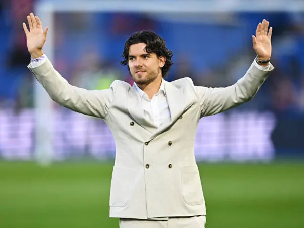 Brighton and Hove Albion Resmi Rekrut Ferdi Kadioglu dari Fenerbahce