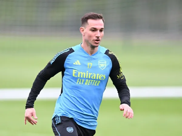 Cedric Soares masih mencari klub baru setelah meninggalkan Arsenal