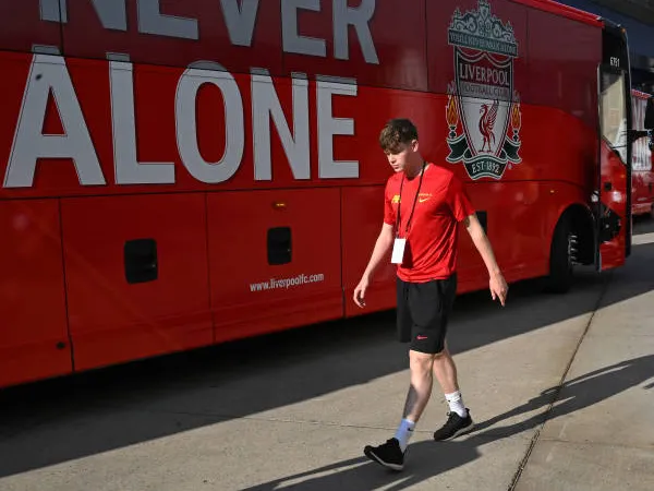 Gagal Pindah Karena Cedera, James McConnell Bertahan di Liverpool