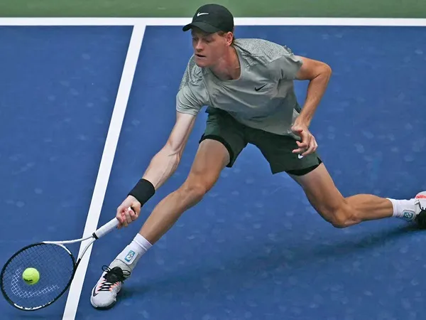 Hasil US Open: Sedikit Terseok, Jannik Sinner Lalui Laga Pembuka