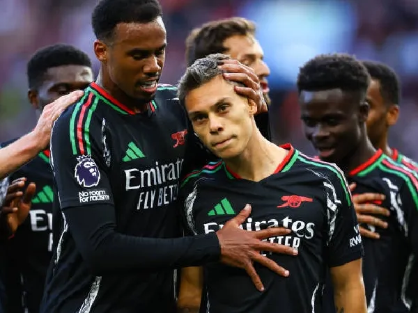 Leandro Trossard Ditegur Legenda Arsenal karena Sikapnya