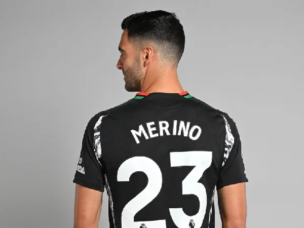 Mikel Merino menandatangani kontrak empat tahun di Arsenal