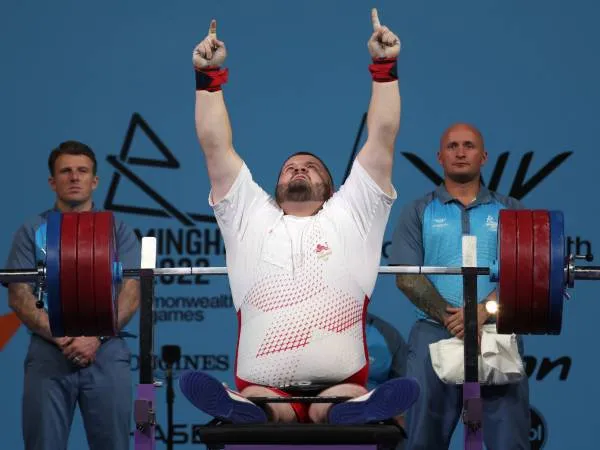 Liam McGarry menderita kondisi neurologis langka yang disebut myelitis transversa yang menyebabkan radang sumsum tulang belakang. (Foto: Inside The Games)