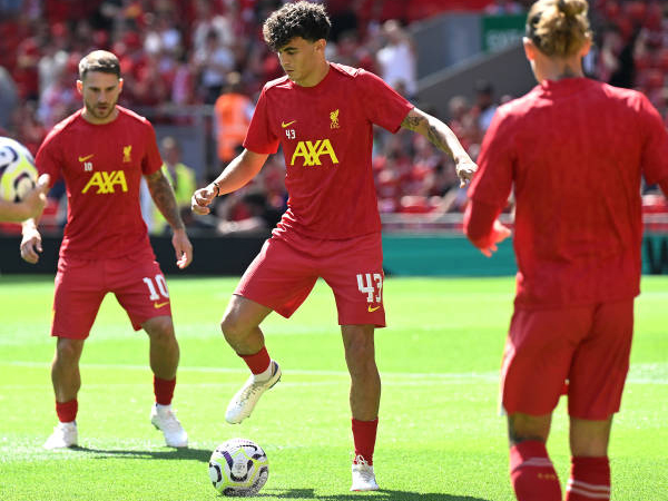 Tawaran Barcelona Bisa Menghambat Peminjaman Stefan Bajcetic ke RB Salzburg