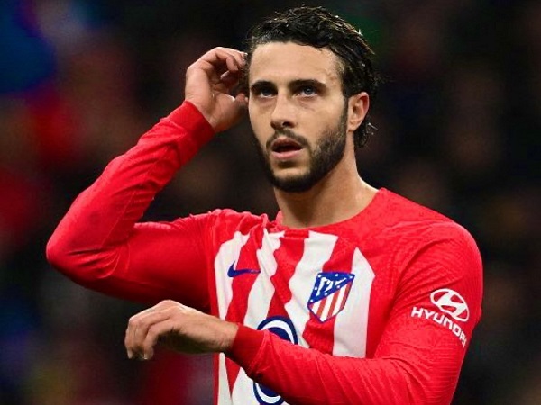 Batal Gaet Tiago Djalo, AS Roma Buru Mario Hermoso