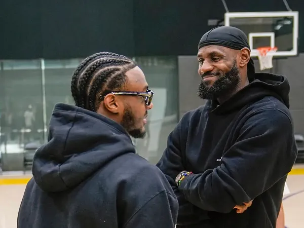 LeBron James tak sabar nantikan debutnya bersama Bronny.