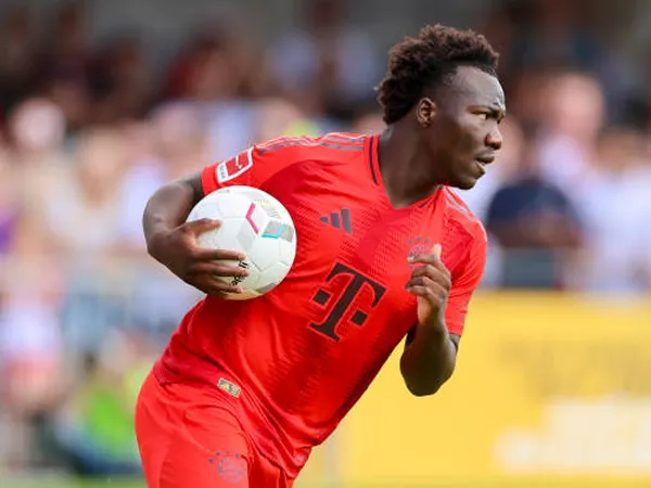 Graham Arnold Apresiasi Keputusan Bayern Pertahankan Nestory Irankunda