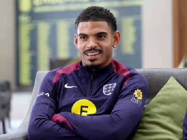 Gelandang Nottingham Forest, Morgan Gibbs-White