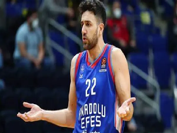 Vasilije Micic Tegaskan Akan Bertahan dengan Hornets
