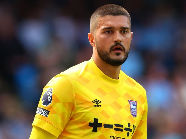 Selamatkan Ipswich dari Kekalahan, Kieran McKenna Puji Arijanet Muric