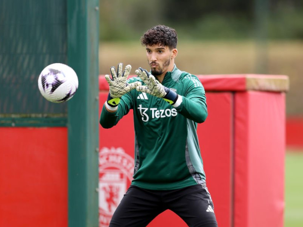 Altay Bayindir Nyatakan Kesiapannya Tampil Hadapi Barnsley