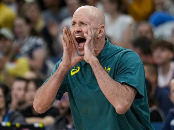 Brian Goorjian Mundur Dari Posisi Pelatih Tim Bola Basket Putra Australia