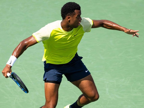 Giovanni Mpetshi Perricard Susah Payah Lewati Rintangan Pertama Di Chengdu