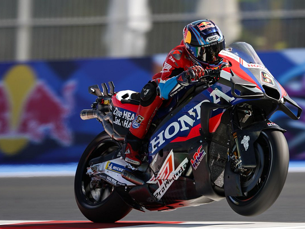 Stefan Bradl Sebut Honda Masih Sulit Untuk Bangkit