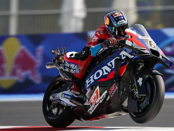 Stefan Bradl sebut Honda masih jauh untuk kompetitif lagi.