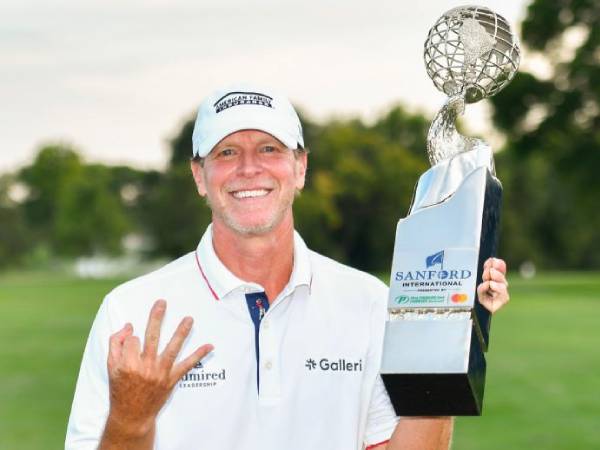 Steve Stricker Sabet Gelar Juara Sanford International Ketiga Beruntun