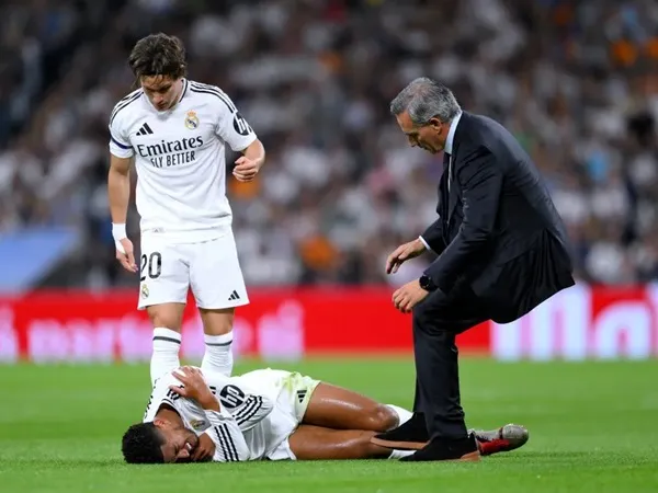 Real Madrid Terancam Tanpa Dua Pemain Kunci Lawan Alaves