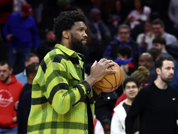 Joel Embiid diharapkan fans 76ers bisa lebih bugar.
