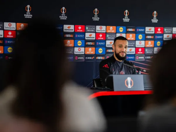 Noussair Mazraoui Bicara Tentang Proses Adaptasinya di Manchester United