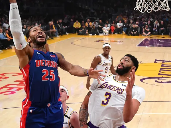 Anthony Davis sanjung Derrick Rose yang putuskan pensiun.