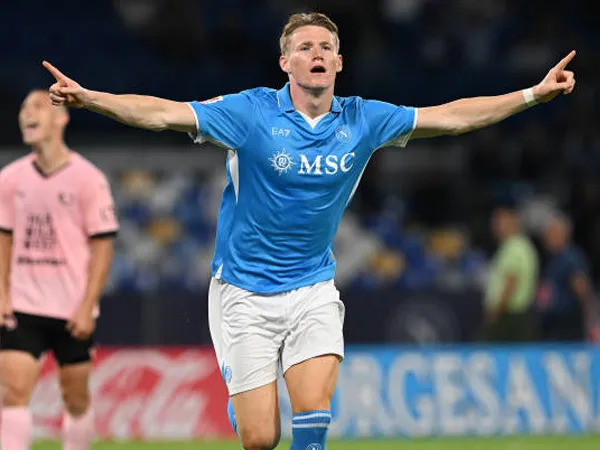 Napoli Gilas Palermo 5-0, Scott McTominay Cetak Gol Perdana