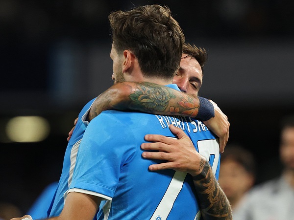 Kalahkan Monza 2-0, Napoli Rebut Puncak Klasemen Serie A