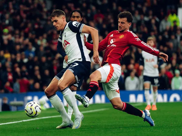 Mason Mount Cedera Kepala, Nasib Gelandang Manchester United Tak Pasti