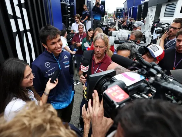 Alex Albon Senang Bakal Membalap di Sao Paulo