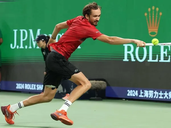 Daniil Medvedev Paksa Matteo Arnaldi Angkat Kaki Dari Shanghai