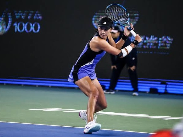 Wang Xinyu Bungkam Caroline Dolehide Di Wuhan