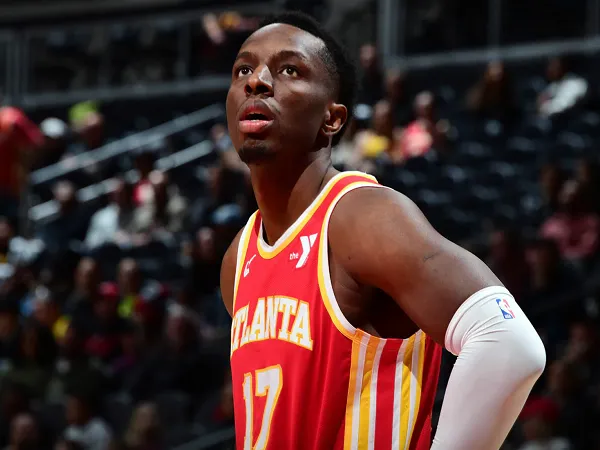 Quin Snyder tidak mau terburu-buru mainkan Onyeka Okongwu ke lapangan.