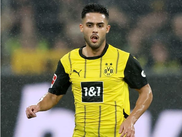 Dortmund Aktifkan Opsi Pembelian Yan Couto dari Manchester City