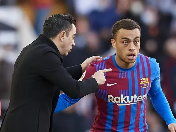 Sergino Dest Merasa Tidak Diberi Kesempatan Sama Xavi