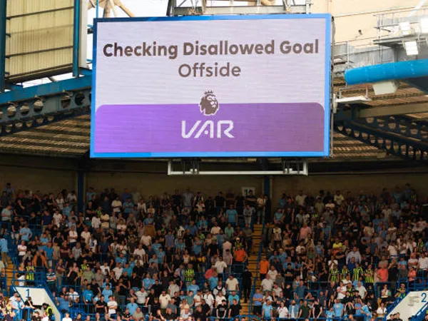 Howard Webb Klaim Kesalahan VAR di Premier League Berkurang 80% Musim Ini