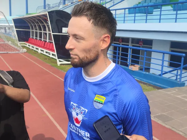 Gelandang Persib, Marc Klok