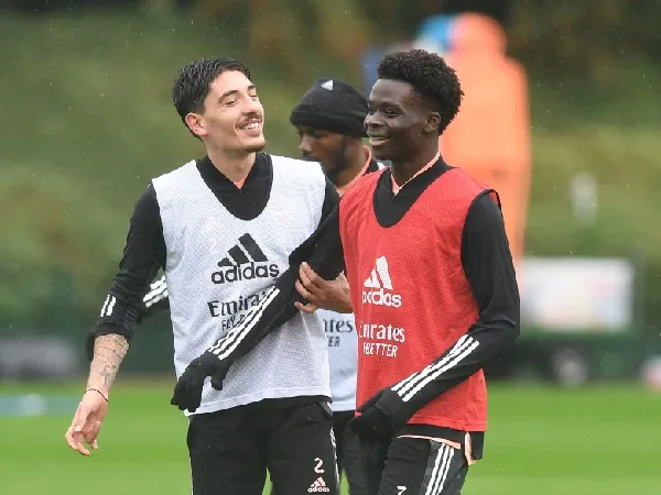 Hector Bellerin dan Bukayo Saka